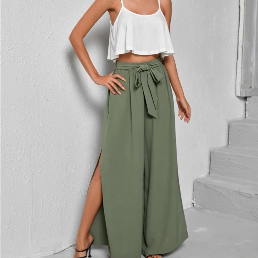 “The go to outfit” crop cami top and belted split thigh pants